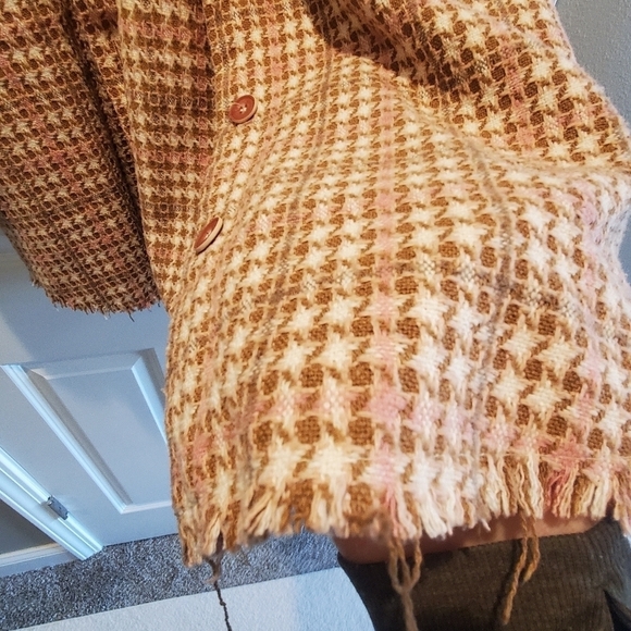 Davi&Dani shacket . Sz large. Blush/brown. Tweed - Picture 2 of 4